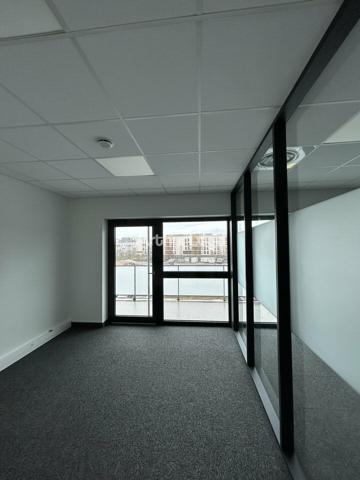 BUREAUX à VENDRE de 566 m²