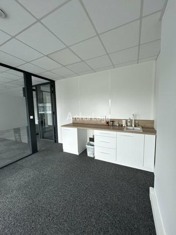 BUREAUX à VENDRE de 566 m²