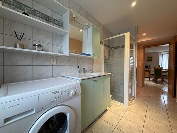 Immeuble - 8 pièces - 190 m²