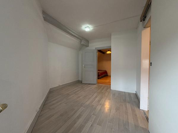 Immeuble - 8 pièces - 190 m²