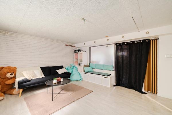 Maison individuelle – 6 chambres – Garage – Jardin arboré de 720 m²