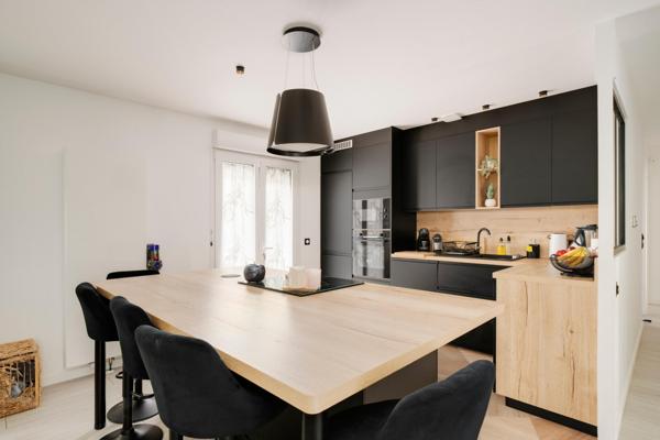 Maison individuelle – 6 chambres – Garage – Jardin arboré de 720 m²