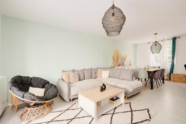 Maison individuelle – 6 chambres – Garage – Jardin arboré de 720 m²