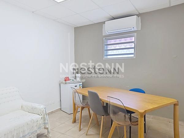 À  LOUER UN BUREAU MEUBLE DE 11.55 M² À POINTE-A-PITRE