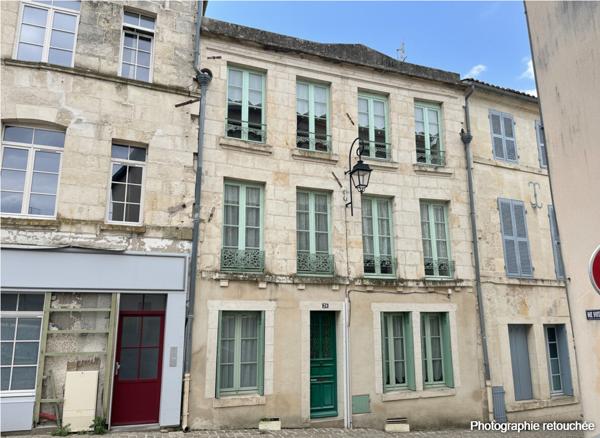 Belle maison en pierre au coeur du centre historique, 5 chambres