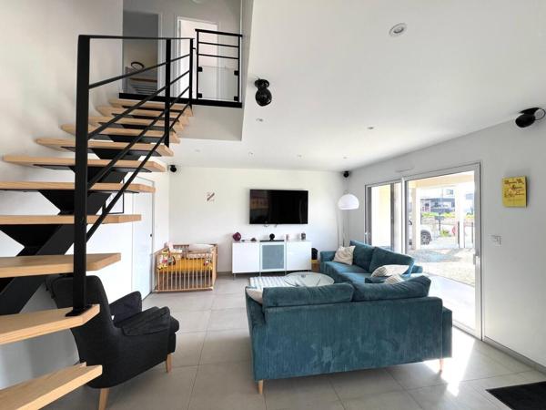 Maison récente lumineuse et fonctionnelle à Laillé