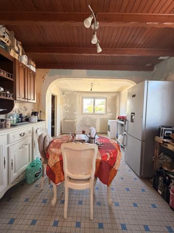 Maison
                                                                                                                                                                                                                                                                                                                        4 pièce(s)                                                                                                                                                                                                          3 chambre(s)                                                                                                                                                                                                          100  m²