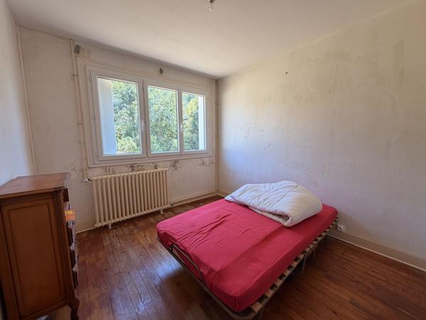 Maison
                                                                                                                                                                                                                                                                                                                        4 pièce(s)                                                                                                                                                                                                          3 chambre(s)                                                                                                                                                                                                          100  m²
