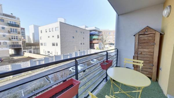 APPARTEMENT T3 AVEC BALCON - NON MEUBLE - MONTREUIL