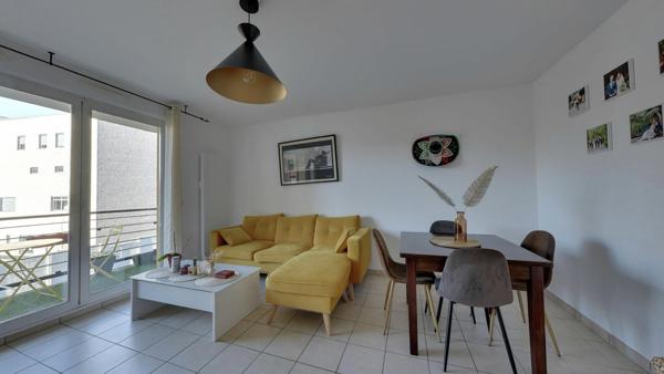 APPARTEMENT T3 AVEC BALCON - NON MEUBLE - MONTREUIL