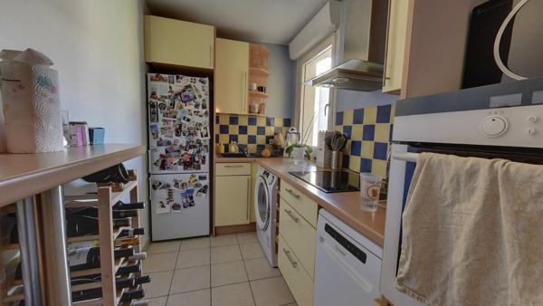 APPARTEMENT T3 AVEC BALCON - NON MEUBLE - MONTREUIL