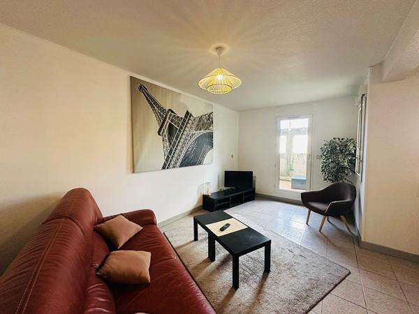 APPARTEMENT MEUBLE AVEC CHAMBRE ET TERRASSE CARCASSONNE