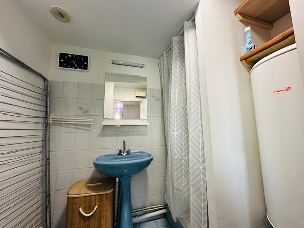 APPARTEMENT MEUBLE AVEC CHAMBRE ET TERRASSE CARCASSONNE