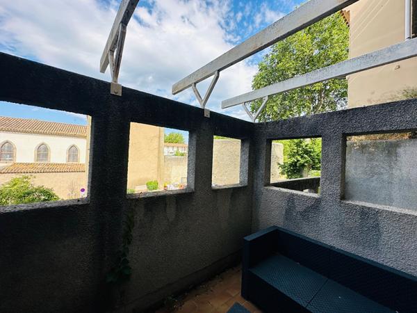 APPARTEMENT MEUBLE AVEC CHAMBRE ET TERRASSE CARCASSONNE