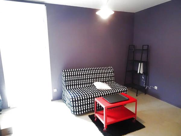 STUDIO MEUBLE DE 18 M2 AVEC TERRASSE PRIVATIVE