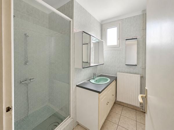 Maison de plain-pied, agrandissement possible, grand terrain
