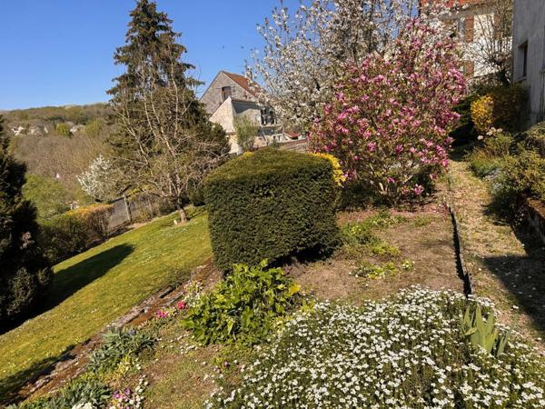 Maison avec Garage et Dépendances