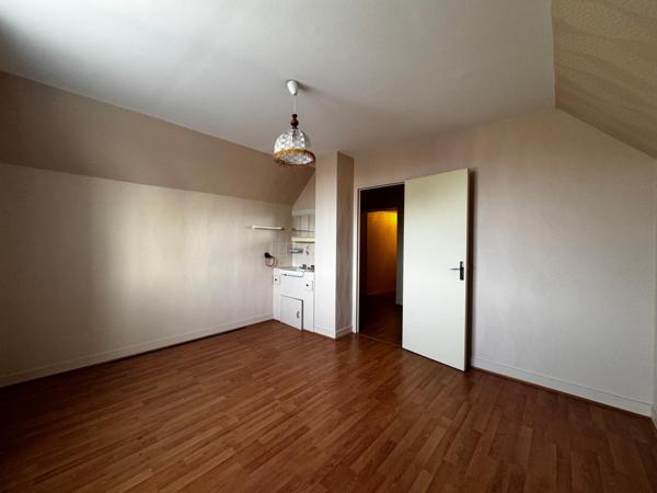 Maison avec Garage et Dépendances