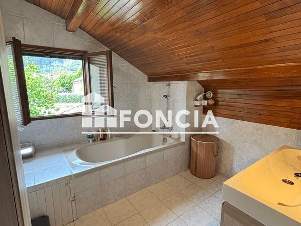 À vendre Maison 5 pièces 131 m² - La Terrasse 38660