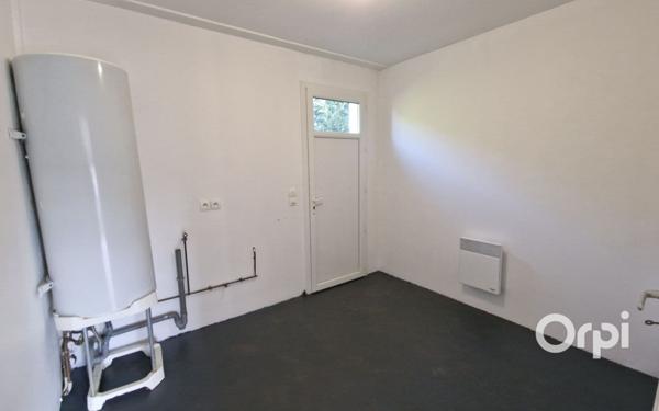 Maison à vendre    3 pièces •  Sainte-Gemme