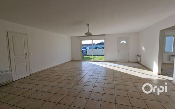 Maison à vendre    3 pièces •  Sainte-Gemme