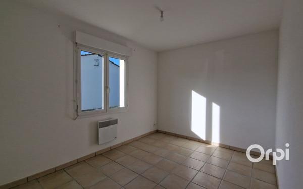 Maison à vendre    3 pièces •  Sainte-Gemme