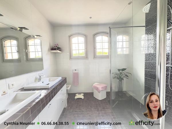 Maison
         5 pièces
        - 136 m² 314 400 € *