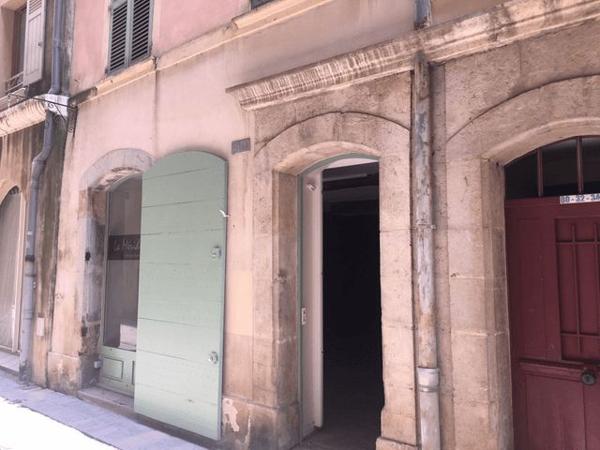 Local commercial 2 pièces T2 F2 35.9 m² à Toulon 30-32 Rue des Riaux 83000 à louer