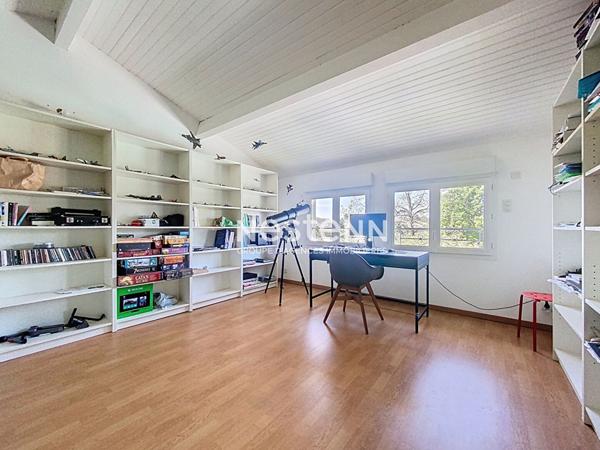 À VENDRE - FONSORBES - Maison 7 pièce(s) 173 m² avec piscine, grand garage en sous-sol, car-port et appartement de 32 m²