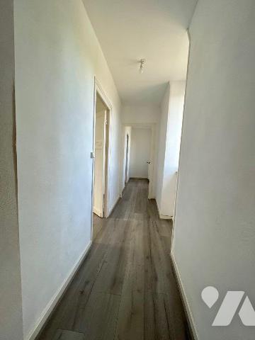 Maison à Vendre à Lannion (22300) en Côtes-d'Armor (22)
Ayant au rez de chaussée une entrée, u...