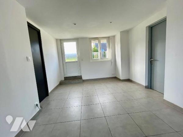 Maison à Vendre à Lannion (22300) en Côtes-d'Armor (22)
Ayant au rez de chaussée une entrée, u...