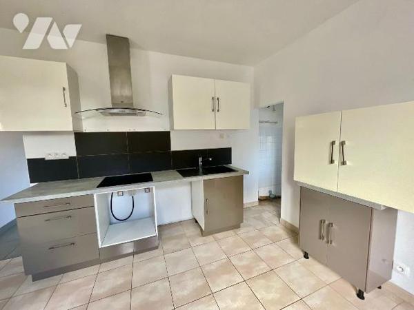 Maison à Vendre à Lannion (22300) en Côtes-d'Armor (22)
Ayant au rez de chaussée une entrée, u...