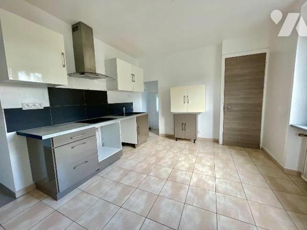 Maison à Vendre à Lannion (22300) en Côtes-d'Armor (22)
Ayant au rez de chaussée une entrée, u...