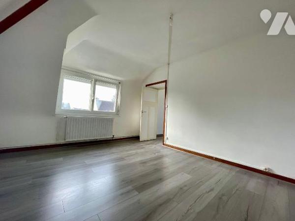 Maison à Vendre à Lannion (22300) en Côtes-d'Armor (22)
Ayant au rez de chaussée une entrée, u...