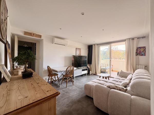 Marseille (13010) APPARTEMENT de 3 Pièces 54m2 avec TERRASSE à ST TRONC/ SOUS OFFRE