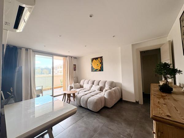 Marseille (13010) APPARTEMENT de 3 Pièces 54m2 avec TERRASSE à ST TRONC/ SOUS OFFRE