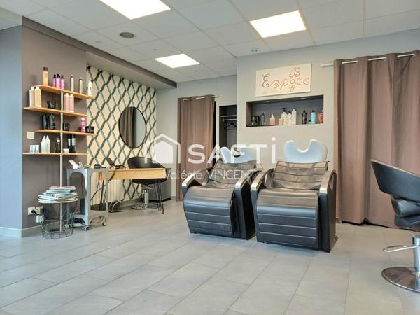 LOCAL COMMERCIAL Centre Ville de VERN SUR SEICHE