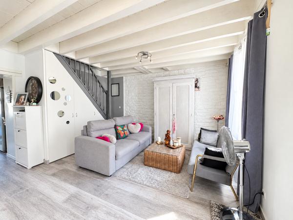 À LOUER – Communay - Maison meublée de 120 m² avec terrasse, jacuzzi et studio indépendant Communay (69360)