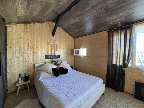 À LOUER – Communay - Maison meublée de 120 m² avec terrasse, jacuzzi et studio indépendant Communay (69360)