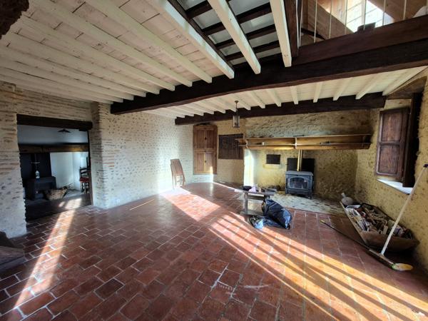 Morlaàs (64160) Maison et dépendances - 5 100 m2 terrain - Anoye