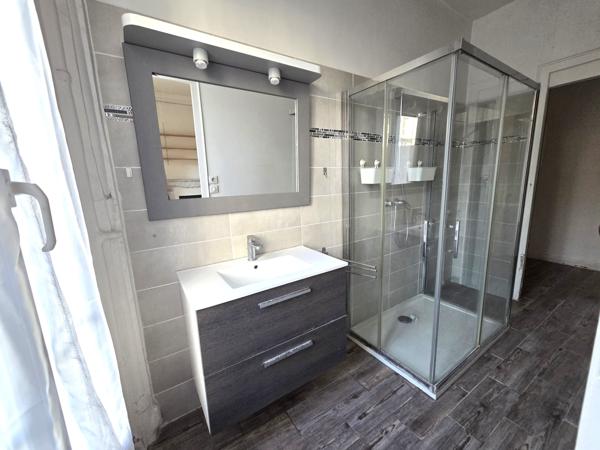 Appartement
         3 pièces
        - 77 m² 625 000 € *