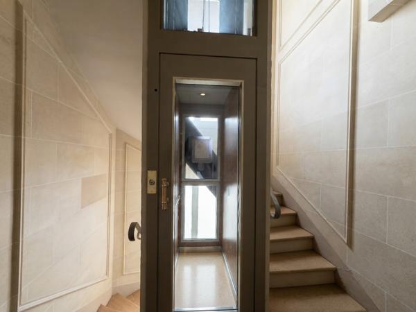 Appartement
         3 pièces
        - 77 m² 625 000 € *