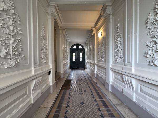 Appartement
         3 pièces
        - 77 m² 625 000 € *