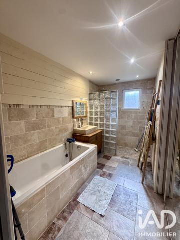 Maison à vendre 6 pièces 164 m² Pélissanne