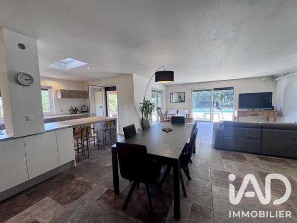 Maison à vendre 6 pièces 164 m² Pélissanne