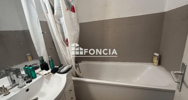 À vendre Appartement 3 pièces 65 m² - Villeneuve-lès-avignon 30400