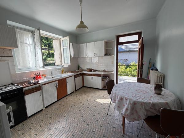 MAISON 210 m2 - APPARTEMENT INDEPENDANT + DEPENDANCES