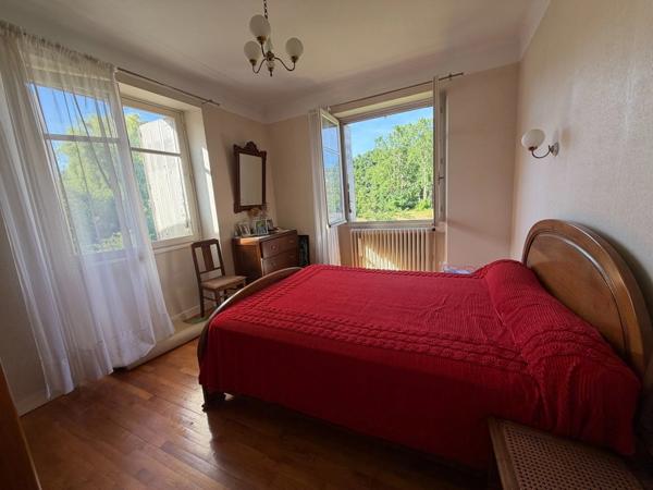MAISON 210 m2 - APPARTEMENT INDEPENDANT + DEPENDANCES