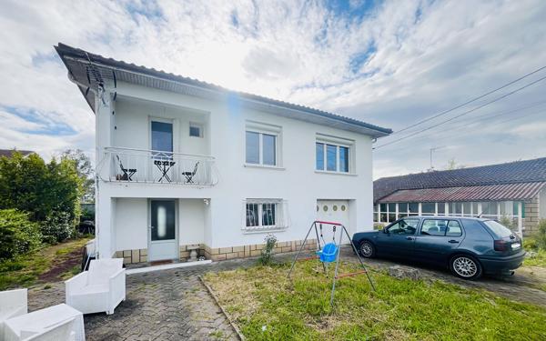 47110 SAINTE LIVRADE SUR LOT Ste Livrade / Lot, maison d'environ 100m² avec garage et jardin