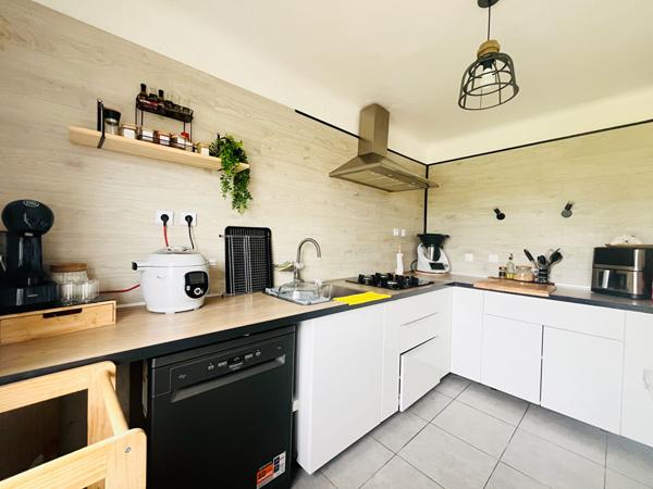 47110 SAINTE LIVRADE SUR LOT Ste Livrade / Lot, maison d'environ 100m² avec garage et jardin
